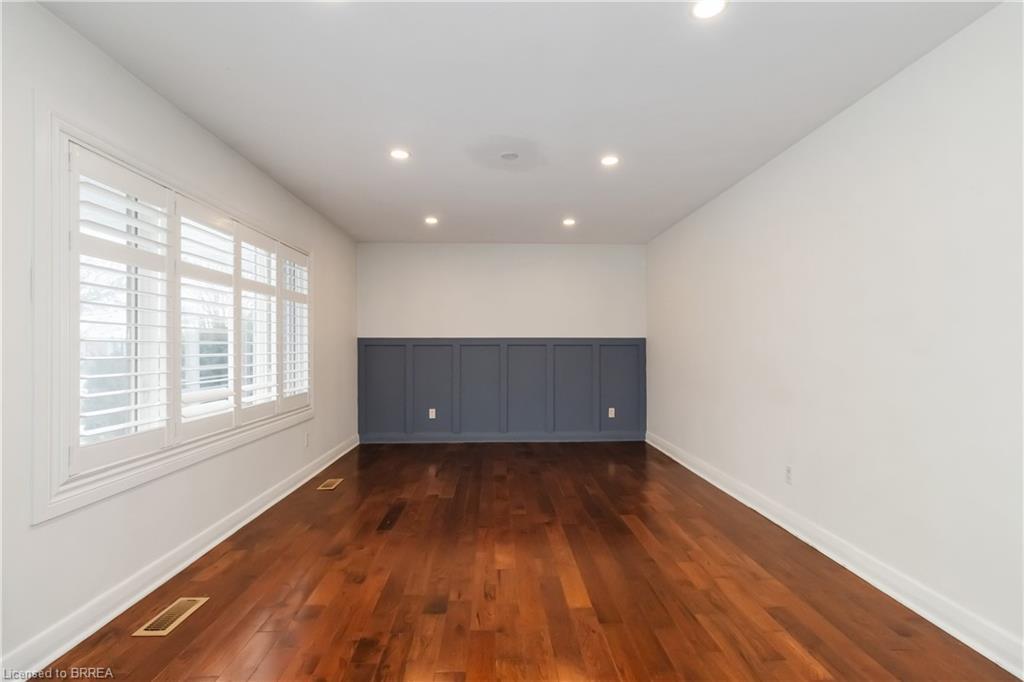 10 Albemarle Street, Brantford, ON - Indoor Photo Showing Other Room