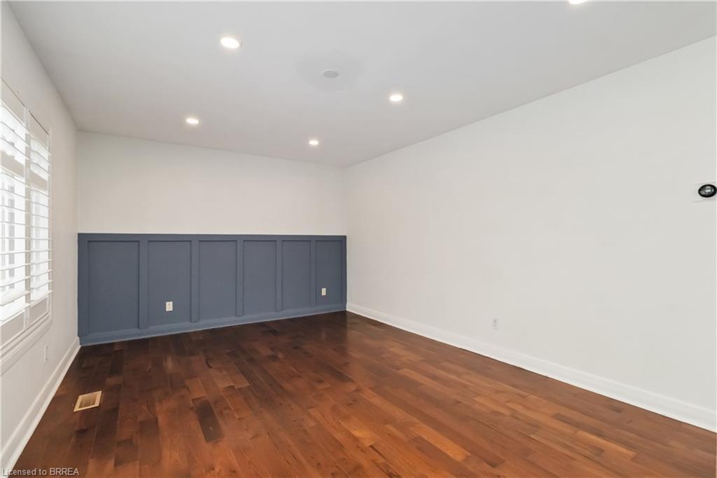 10 Albemarle Street, Brantford, ON - Indoor Photo Showing Other Room