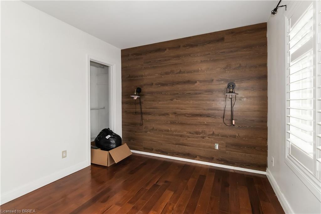 10 Albemarle Street, Brantford, ON - Indoor Photo Showing Other Room