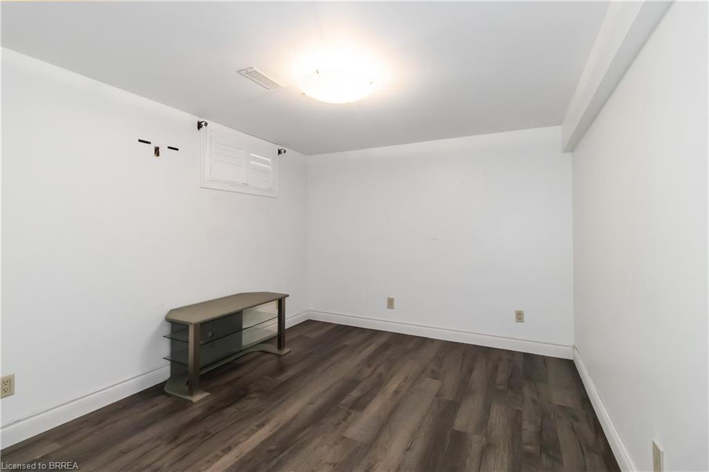 10 Albemarle Street, Brantford, ON - Indoor Photo Showing Other Room