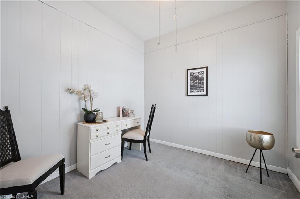 11 Hill Avenue, Brantford, ON - Indoor