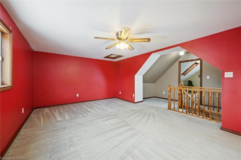 11 Hill Avenue, Brantford, ON - Indoor Photo Showing Other Room