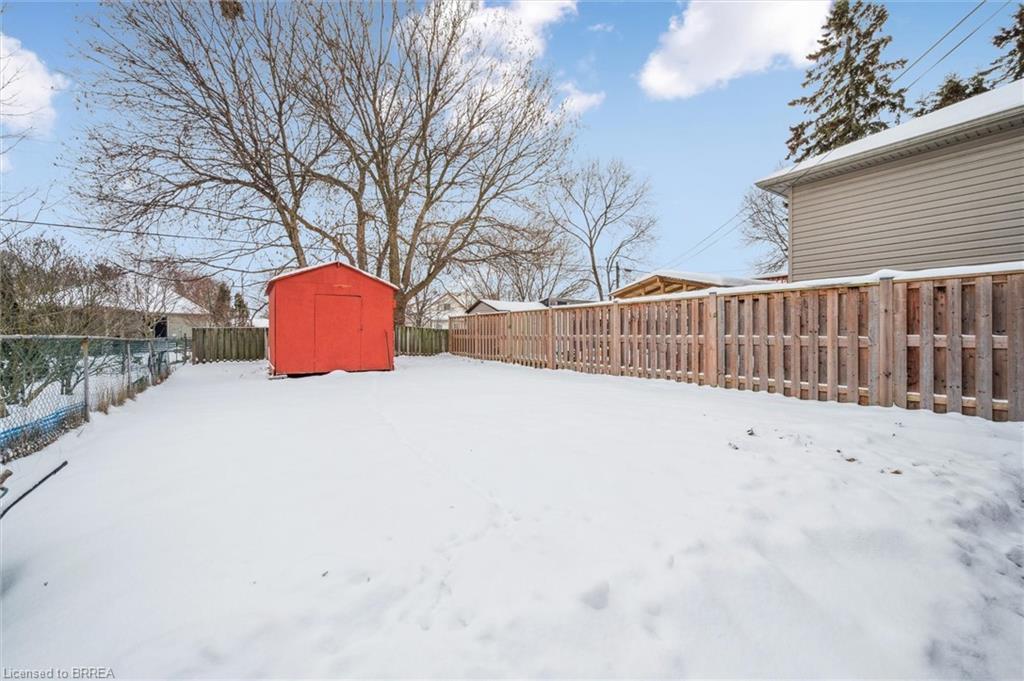 11 Hill Avenue, Brantford, ON - Outdoor