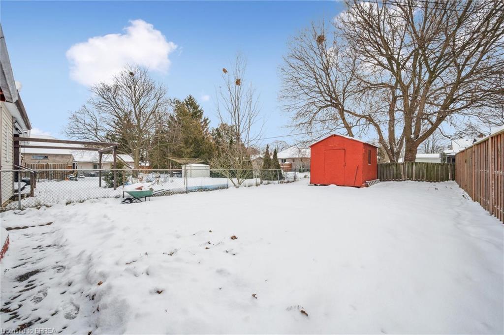 11 Hill Avenue, Brantford, ON - Outdoor