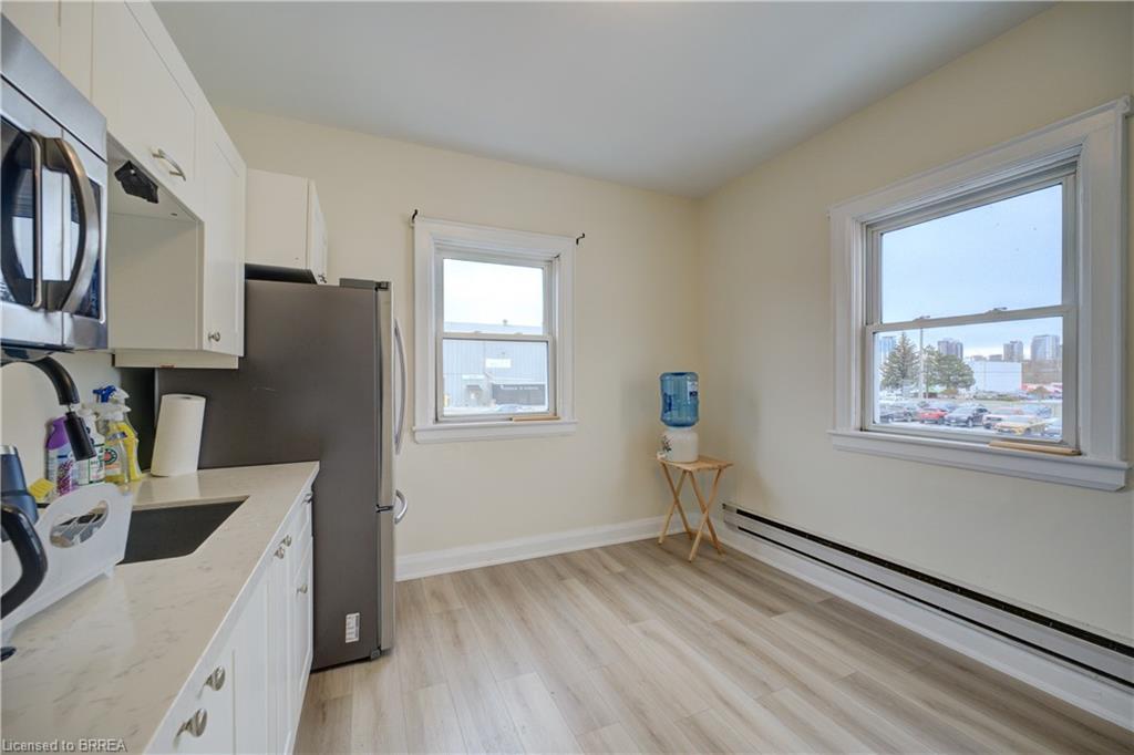 13-100 Frid Street, Hamilton, ON