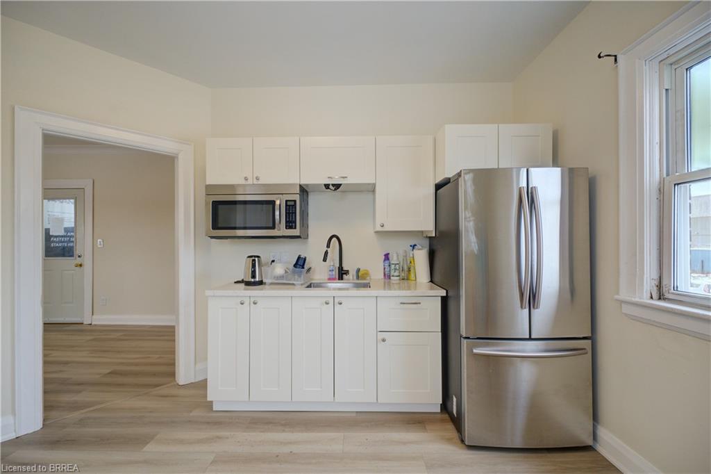 13-100 Frid Street, Hamilton, ON