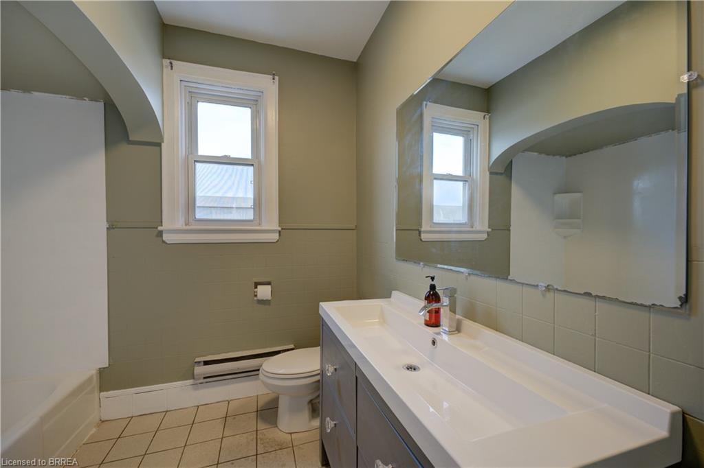 13-100 Frid Street, Hamilton, ON