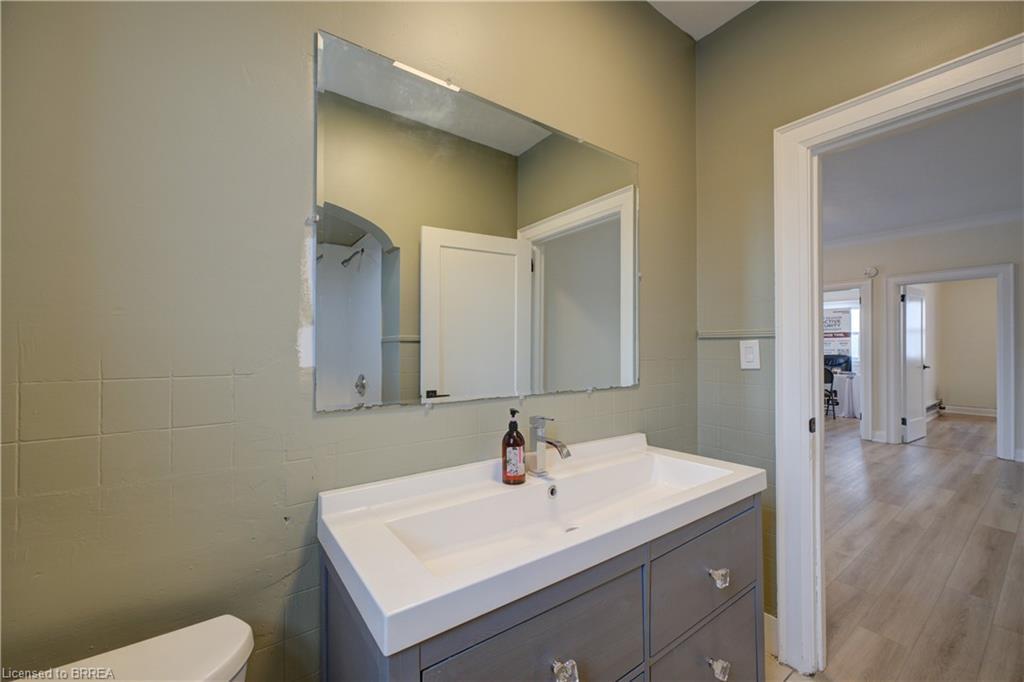 13-100 Frid Street, Hamilton, ON