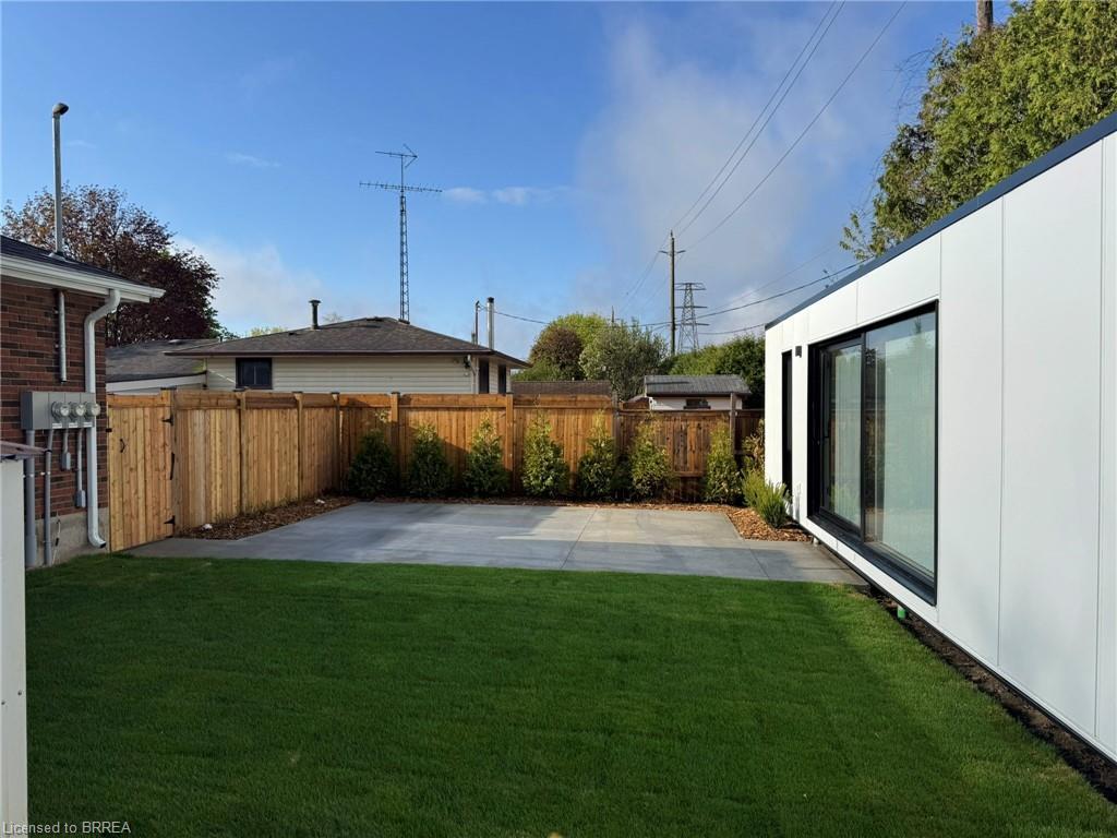 Adu-46 Linden Avenue, Brantford, ON - Outdoor