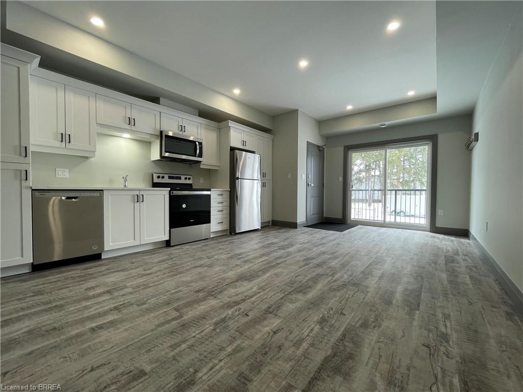 202-600 Norfolk Street, Simcoe, ON - Indoor Photo Showing Kitchen With Stainless Steel Kitchen