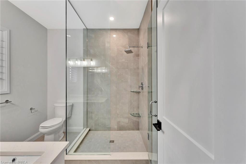 6 Patten Drive, St. George, ON - Indoor Photo Showing Bathroom