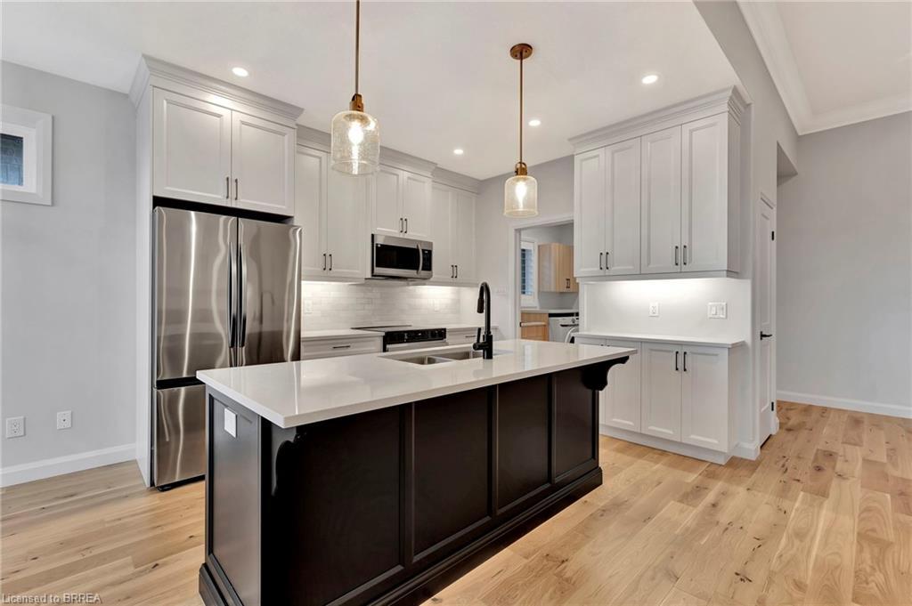 6 Patten Drive, St. George, ON - Indoor Photo Showing Kitchen With Upgraded Kitchen