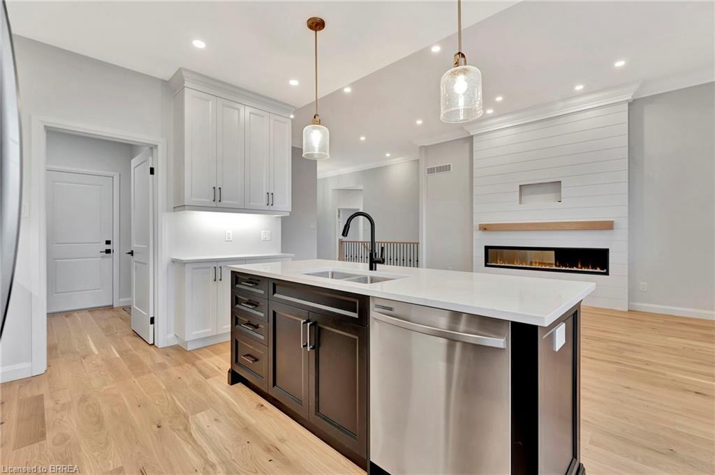 6 Patten Drive, St. George, ON - Indoor Photo Showing Kitchen With Double Sink With Upgraded Kitchen