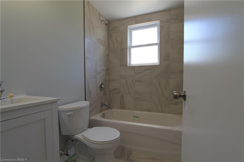 9-116 King Edward Avenue, London, ON - Indoor Photo Showing Bathroom