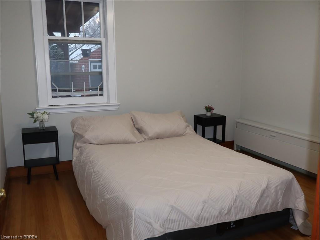 117 Queensway Drive, Brantford, ON - Indoor Photo Showing Bedroom