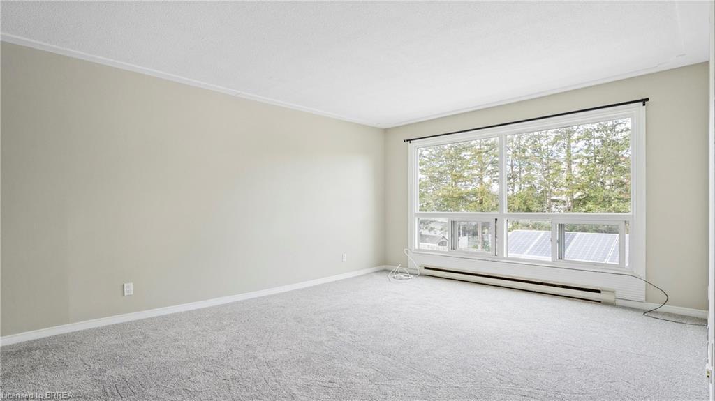 #3-994 Colborne Street E, Brantford, ON - Indoor