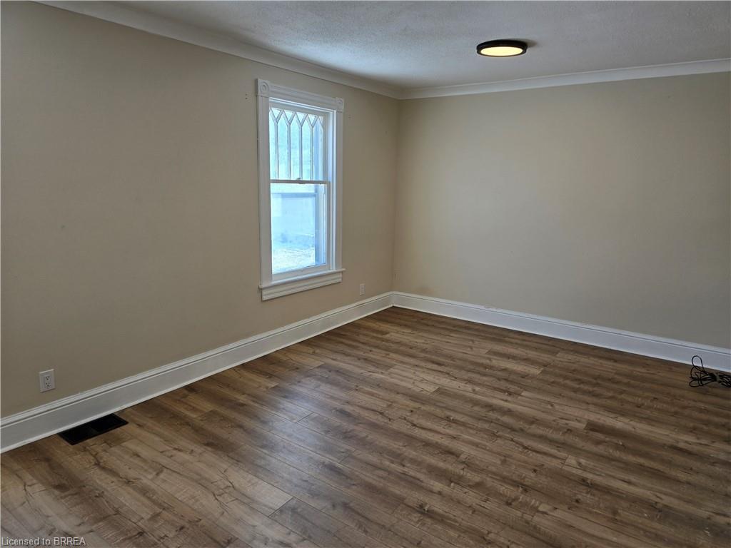 Upper-60 Lynnwood Avenue, Simcoe, ON - Indoor Photo Showing Other Room