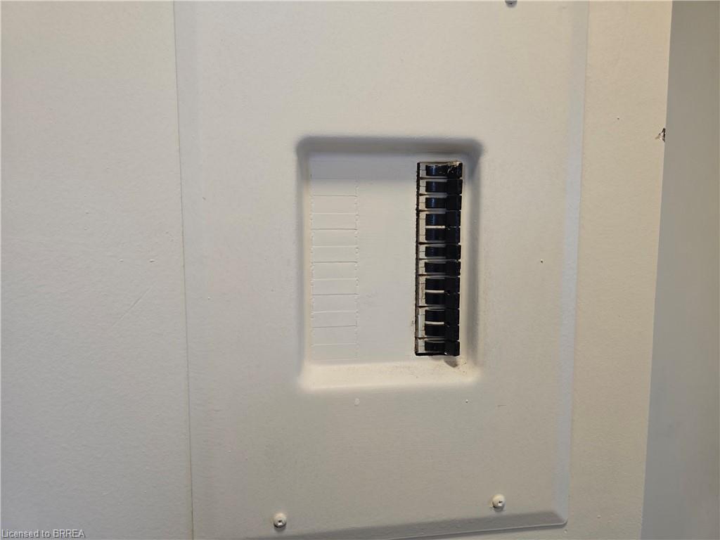 Upper-60 Lynnwood Avenue, Simcoe, ON -