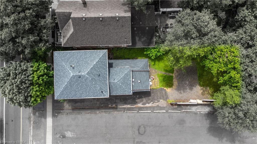 Lower-118 Albion Street, Brantford, ON - Outdoor