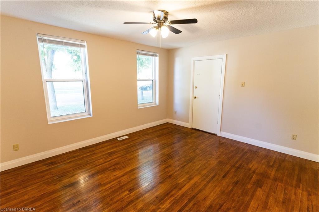 Lower-118 Albion Street, Brantford, ON - Indoor Photo Showing Other Room