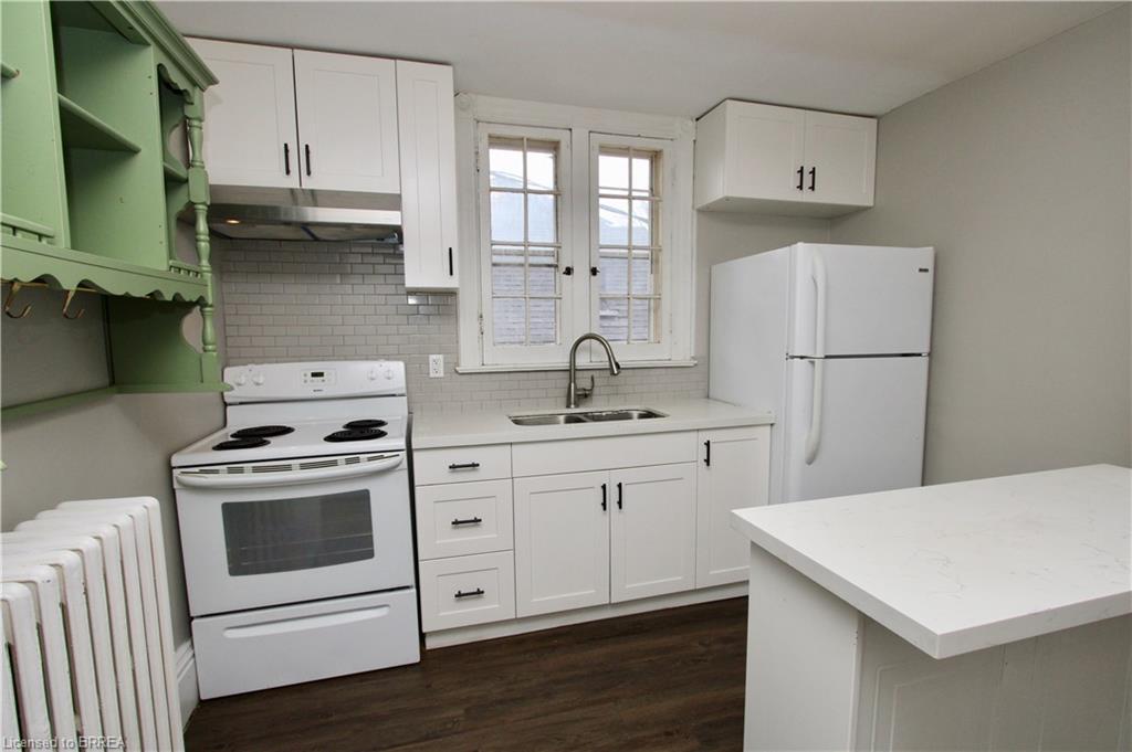 Upper-141 Erie Avenue, Brantford, ON - Indoor Photo Showing Kitchen With Double Sink