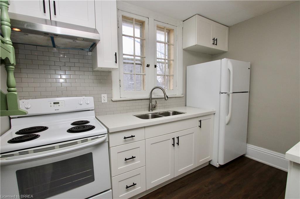 Upper-141 Erie Avenue, Brantford, ON - Indoor Photo Showing Kitchen With Double Sink