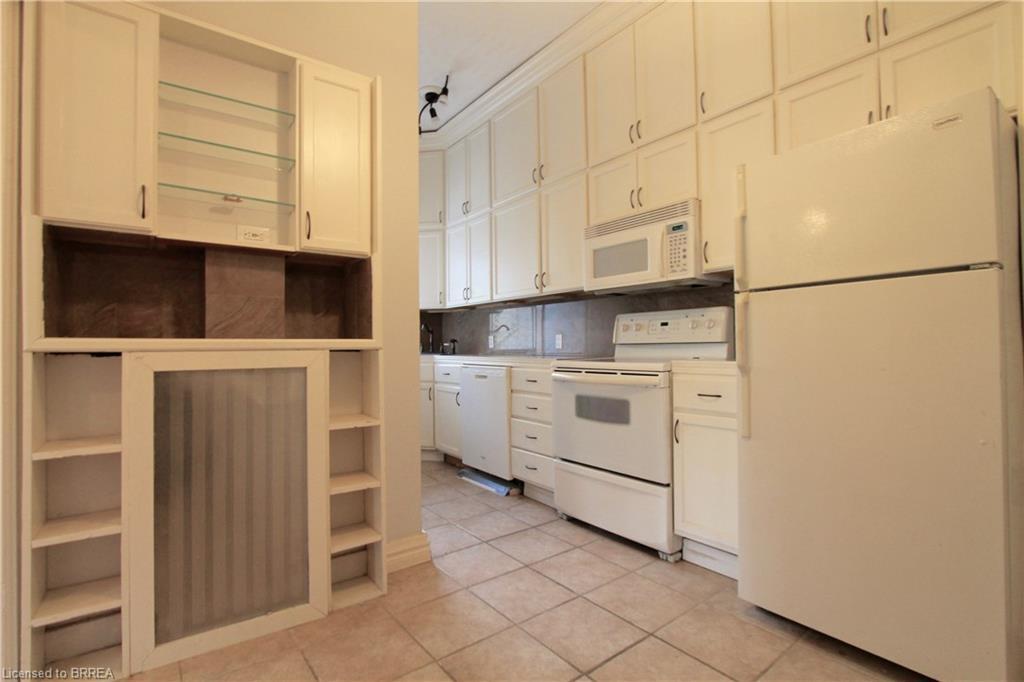 2-119 Park Avenue, Brantford, ON - Indoor Photo Showing Kitchen