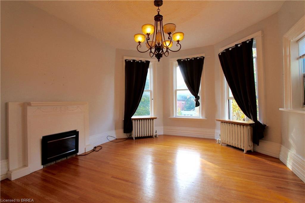 2-119 Park Avenue, Brantford, ON - Indoor