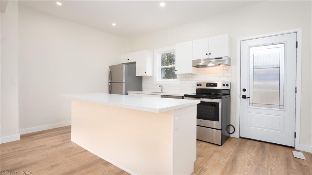 57 Winniett Street, Brantford, ON - Indoor Photo Showing Kitchen With Stainless Steel Kitchen With Upgraded Kitchen