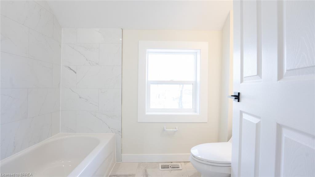57 Winniett Street, Brantford, ON - Indoor Photo Showing Bathroom