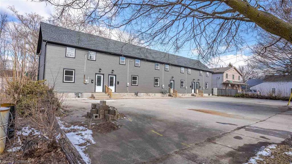 57 Winniett Street, Brantford, ON - Outdoor