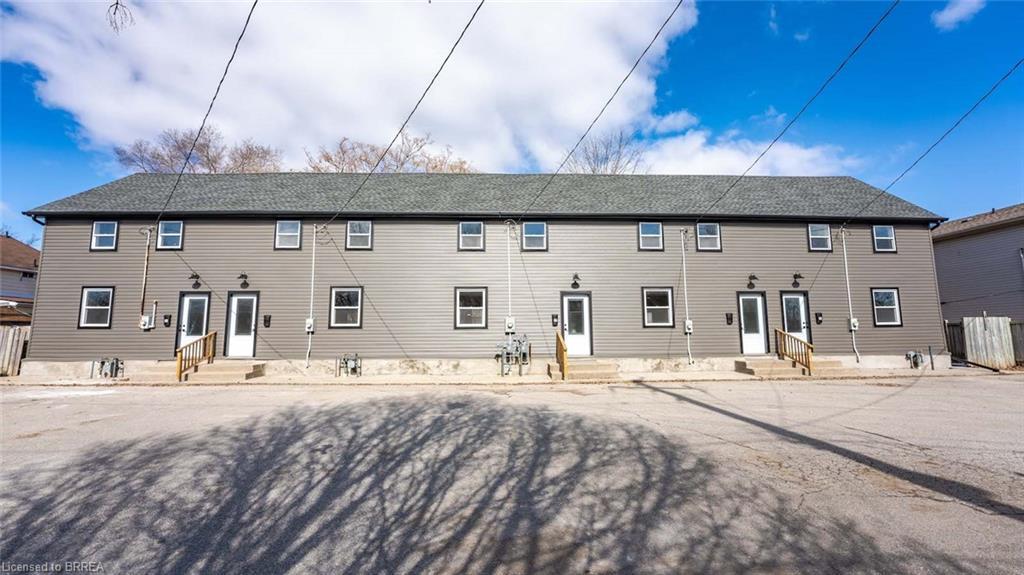 57 Winniett Street, Brantford, ON - Outdoor