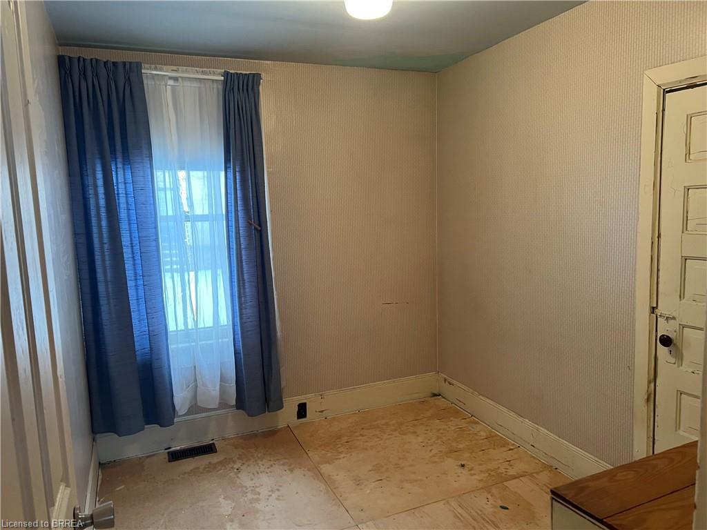49 Pearl Street, Brantford, ON - Indoor Photo Showing Other Room