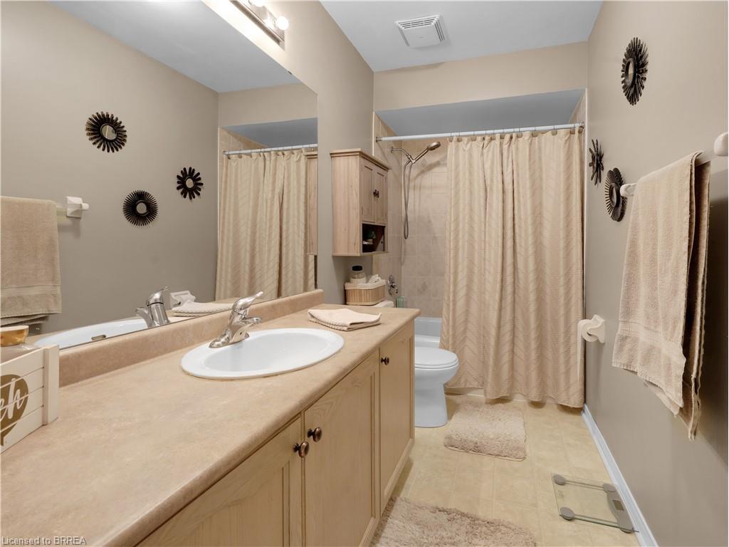 66 Gaydon Way, Brantford, ON - Indoor Photo Showing Bathroom