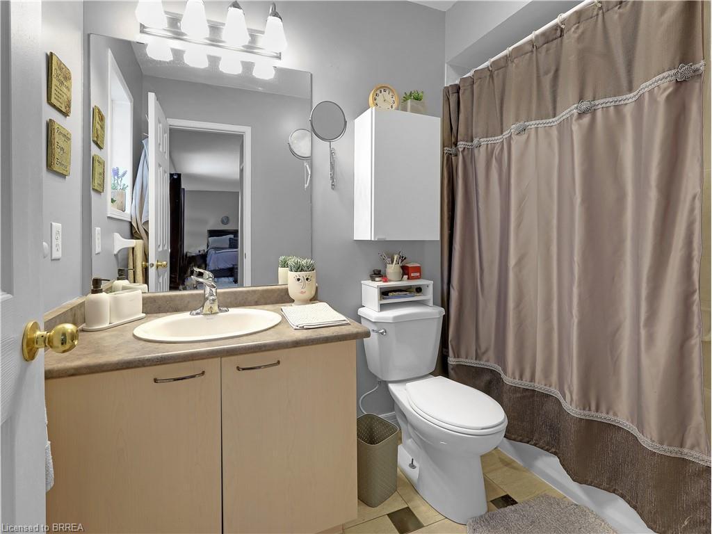66 Gaydon Way, Brantford, ON - Indoor Photo Showing Bathroom