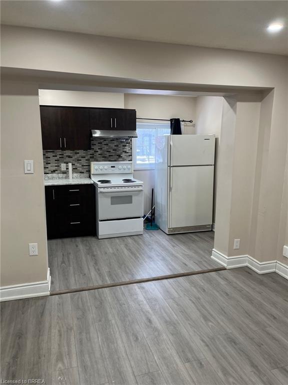 1-153 Albion Street, Brantford, ON - Indoor Photo Showing Kitchen