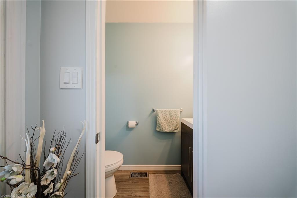 431-431 Springbank Avenue N, Woodstock, ON - Indoor Photo Showing Bathroom
