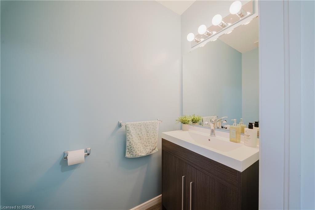 431-431 Springbank Avenue N, Woodstock, ON - Indoor Photo Showing Bathroom