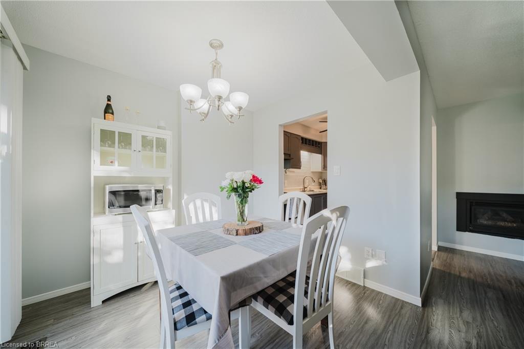 431-431 Springbank Avenue N, Woodstock, ON - Indoor Photo Showing Dining Room