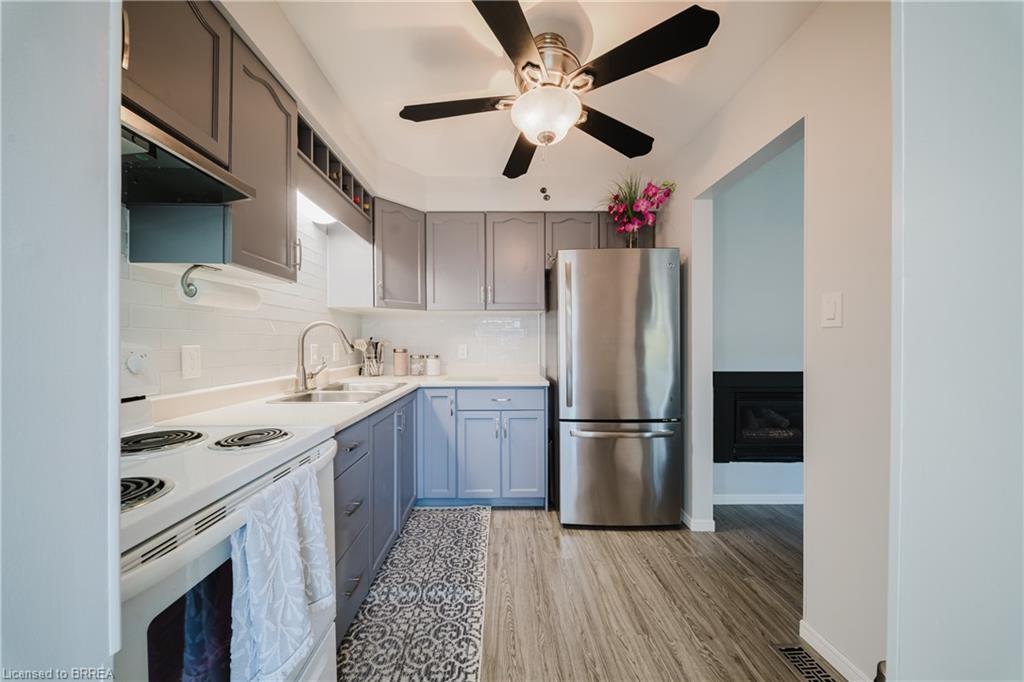 431-431 Springbank Avenue N, Woodstock, ON - Indoor Photo Showing Kitchen