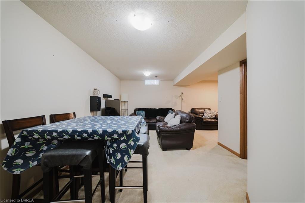 431-431 Springbank Avenue N, Woodstock, ON - Indoor Photo Showing Dining Room