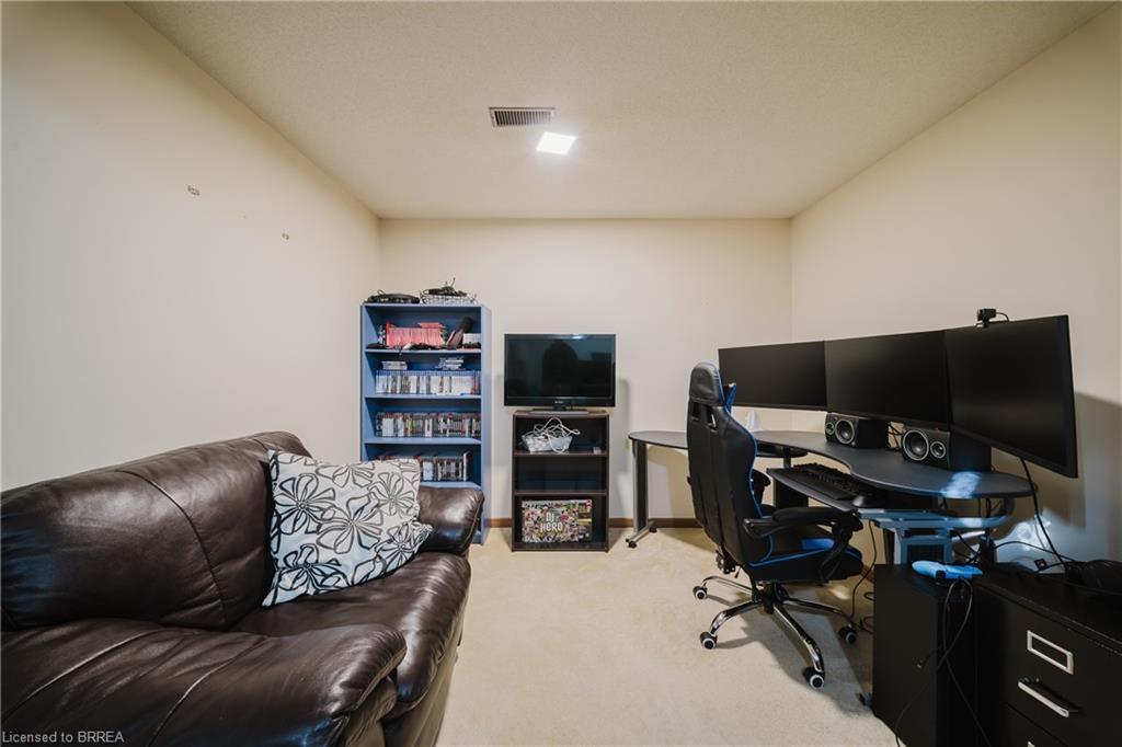 431-431 Springbank Avenue N, Woodstock, ON - Indoor Photo Showing Office