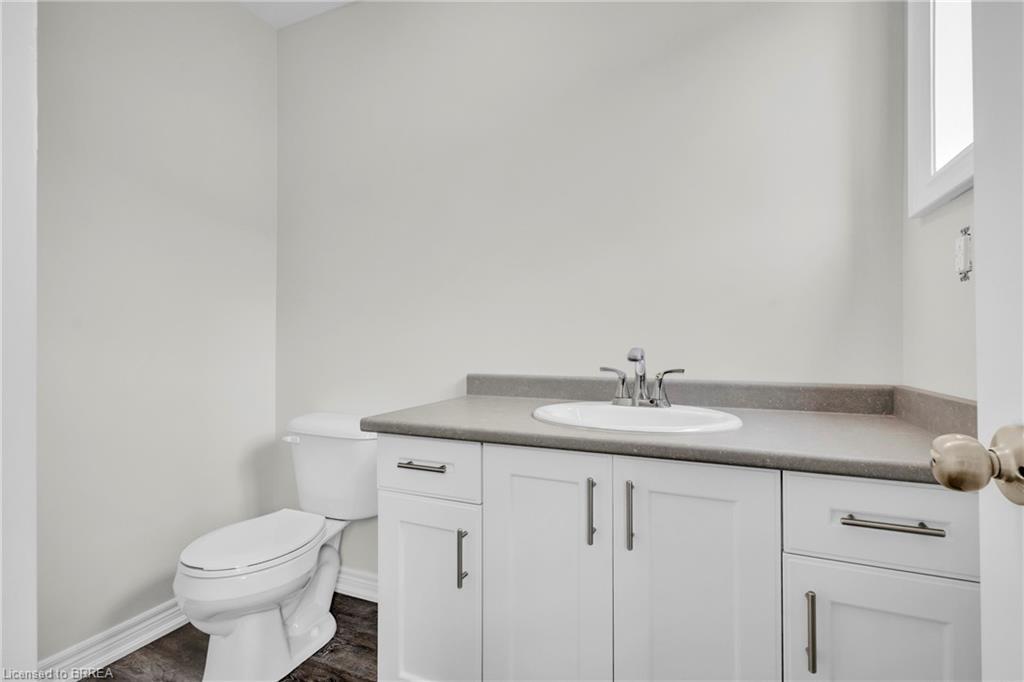 165 Grove Street, Simcoe, ON - Indoor Photo Showing Bathroom