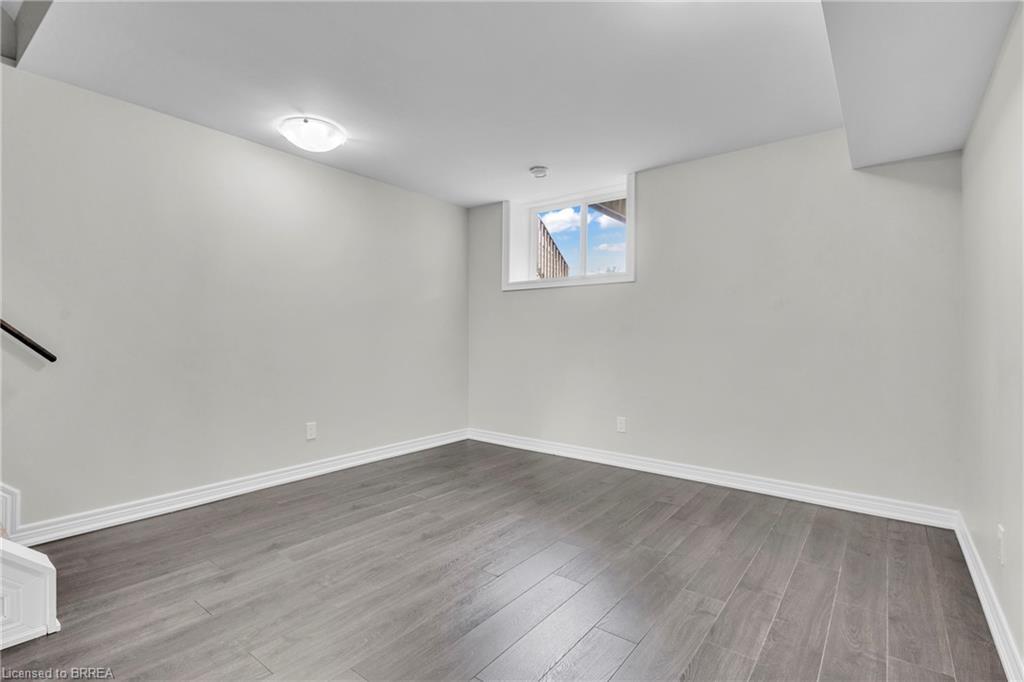 165 Grove Street, Simcoe, ON - Indoor Photo Showing Other Room