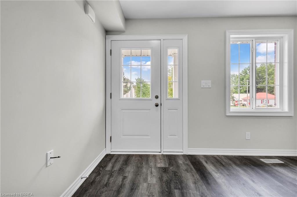 165 Grove Street, Simcoe, ON - Indoor Photo Showing Other Room