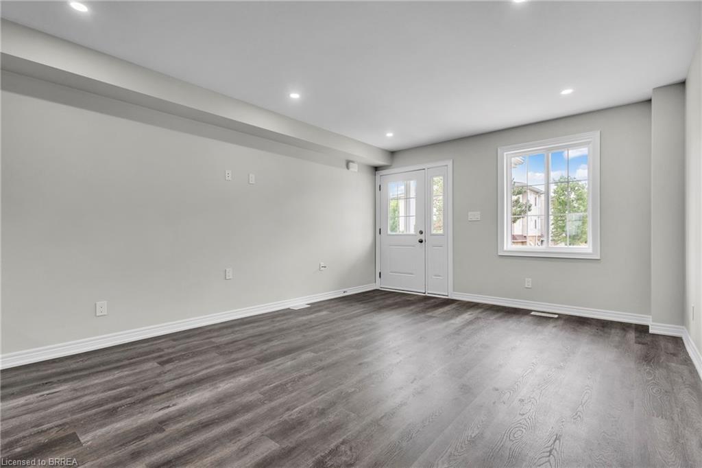 165 Grove Street, Simcoe, ON - Indoor Photo Showing Other Room