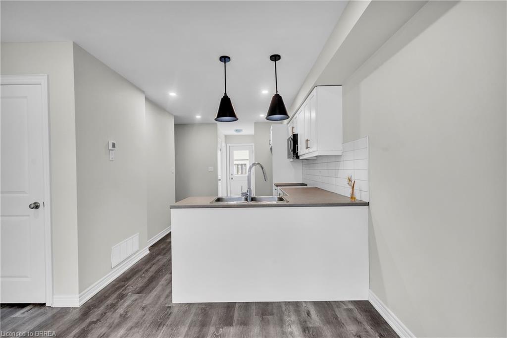 165 Grove Street, Simcoe, ON - Indoor Photo Showing Kitchen