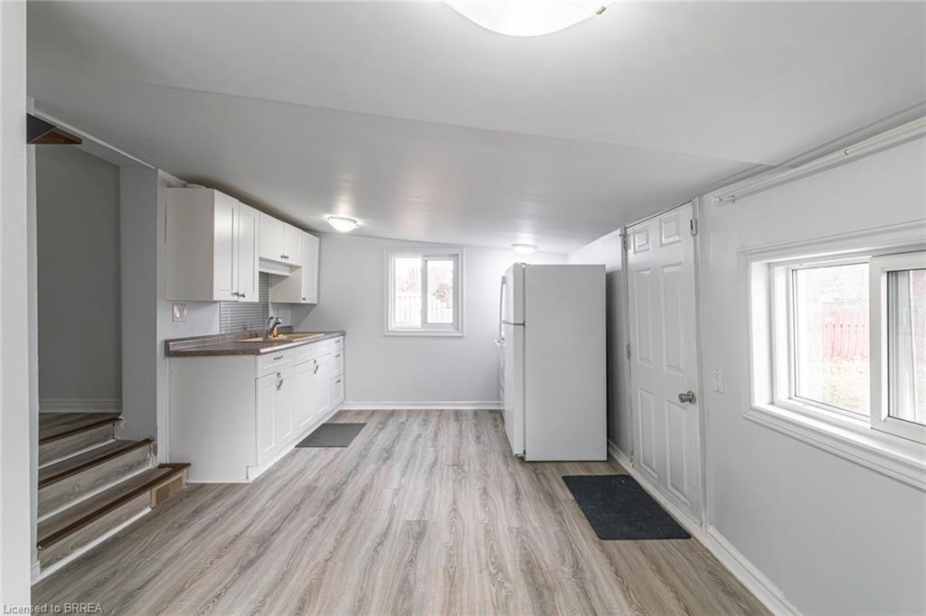 89 Maitland Street, Brantford, ON - Indoor Photo Showing Other Room