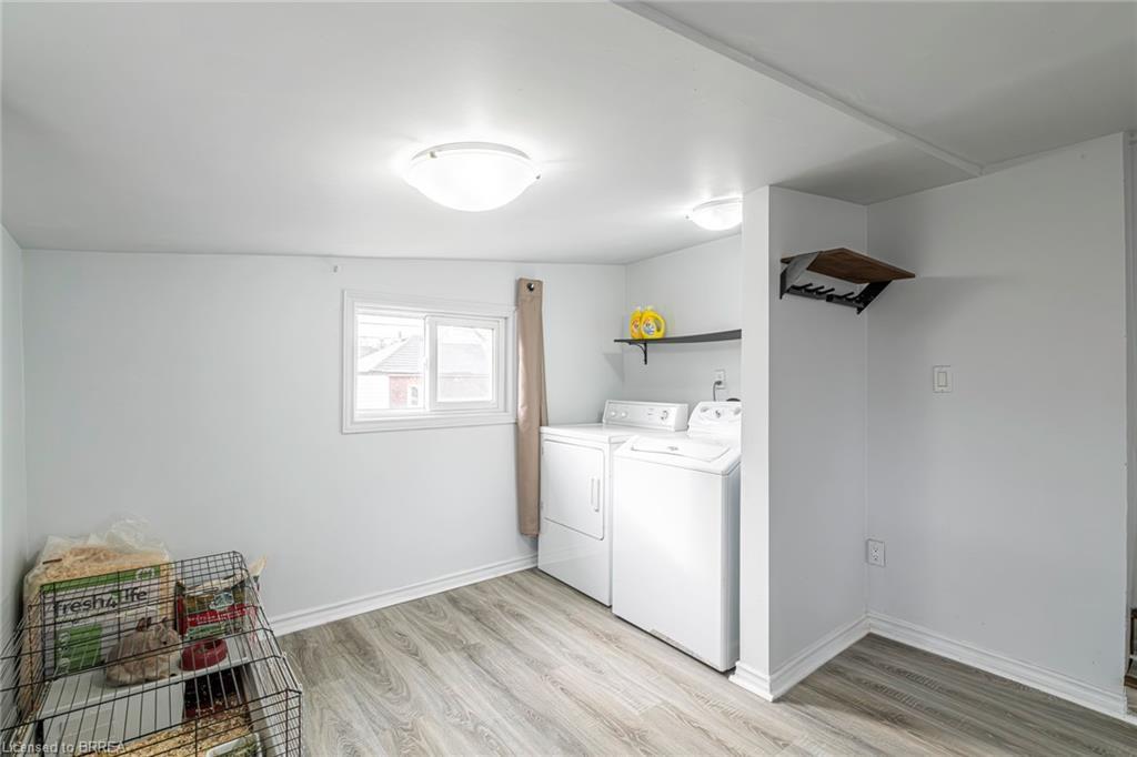 89 Maitland Street, Brantford, ON - Indoor Photo Showing Laundry Room