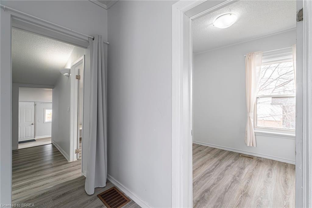 89 Maitland Street, Brantford, ON - Indoor Photo Showing Other Room